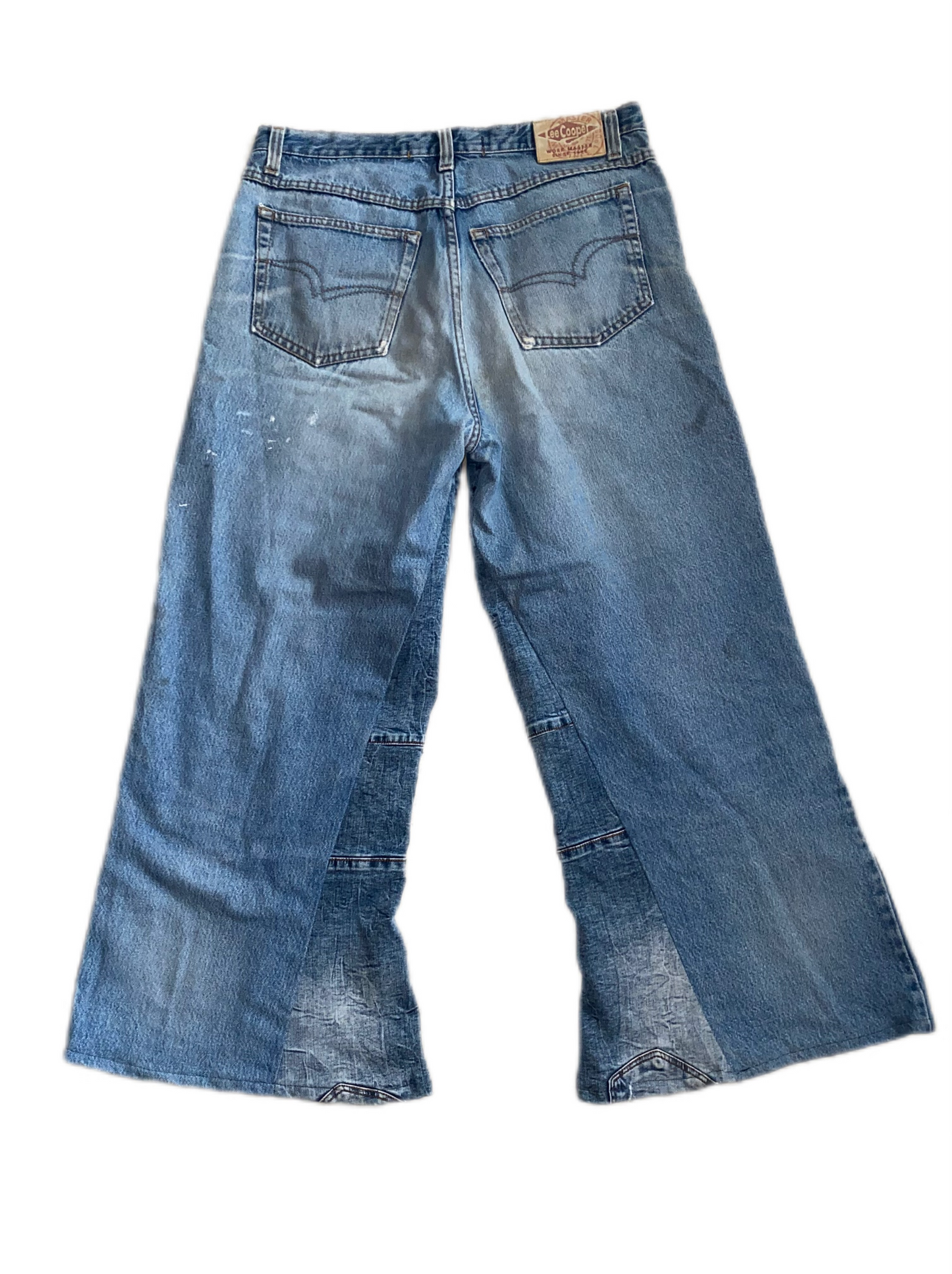 THURSDAY jeans