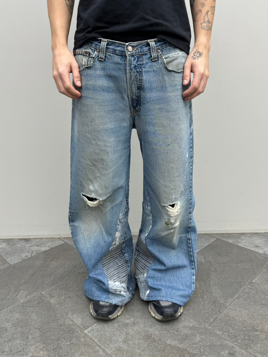 THURSDAY jeans