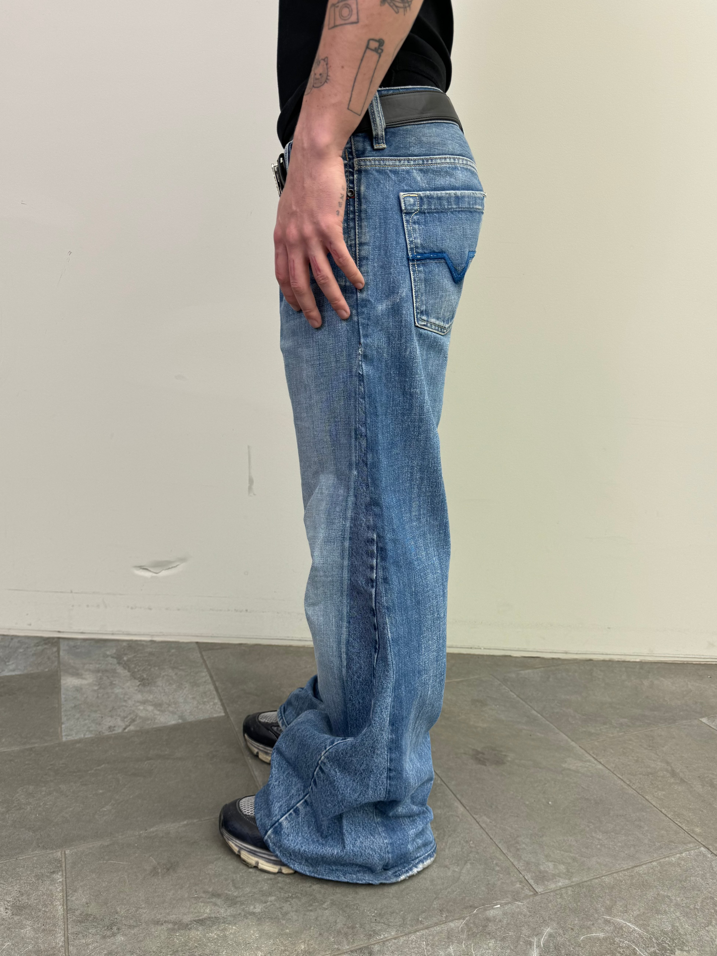 SATURDAY JEANS