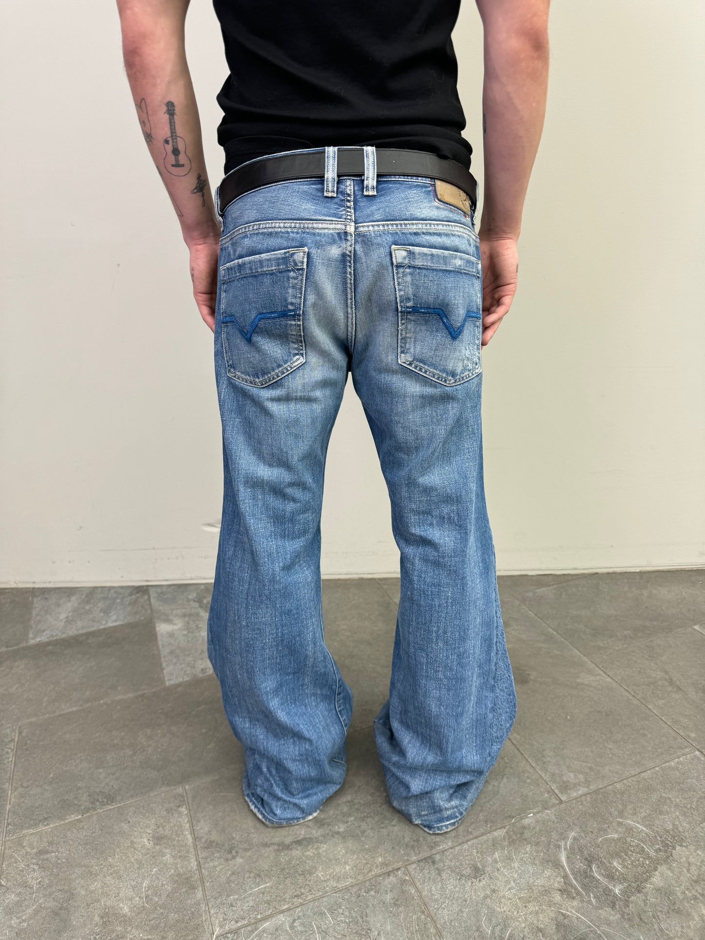 SATURDAY JEANS